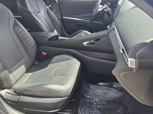 Used 2023 Hyundai Elantra Limited FWD image 18