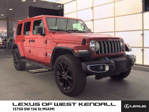 Used 2024 Jeep Wrangler Unlimited Sahara AWD/4WD image 1