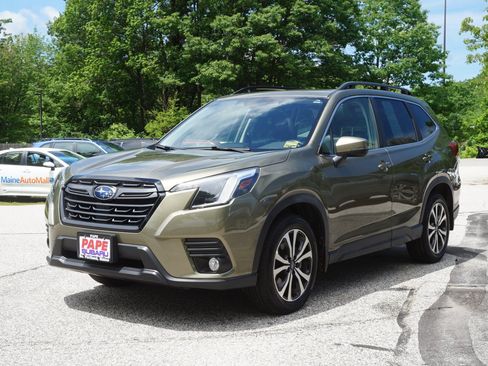 Used 2023 Subaru Forester Limited AWD/4WD image 1