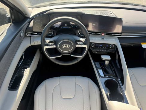 New 2026 Hyundai Elantra Limited FWD image 14
