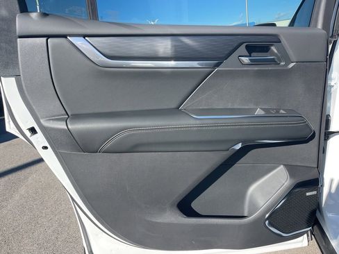 New 2026 GMC Acadia Elevation image 12