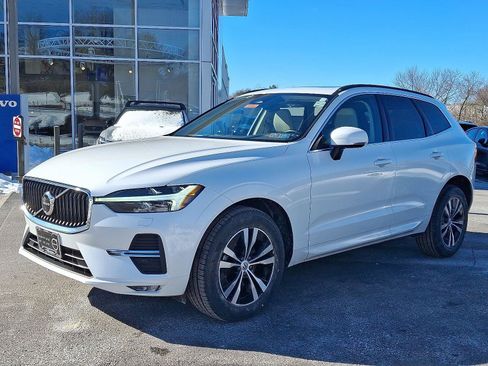 Certified 2023 Volvo XC60 B5 Core w/ Climate Package image 3