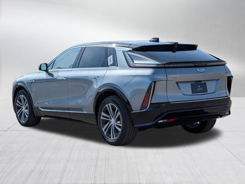 Used 2026 Cadillac Lyriq Luxury w/ LPO, Floor Liner Package AWD/4WD image 4