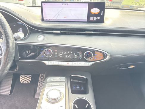 Used 2022 Genesis GV70 2.5T w/ Sport Prestige Package AWD/4WD image 24