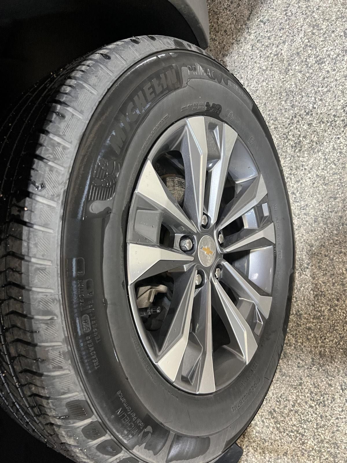 Used 2025 Chevrolet Equinox LT AWD/4WD image 28