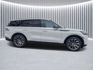 New 2025 Lincoln Aviator Reserve w/ Luxury Package video 2