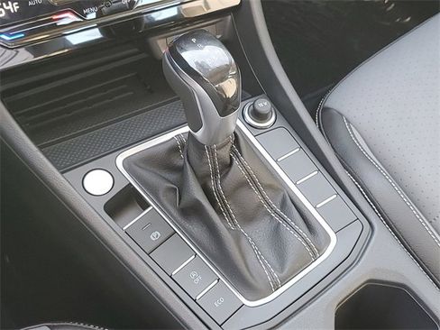 New 2025 Volkswagen Jetta SE image 30