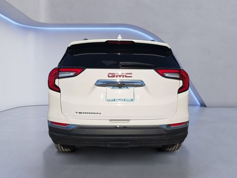 Used 2024 GMC Terrain SLT FWD image 4
