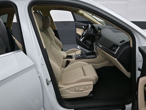 Used 2022 Audi Q5 2.0T Prestige w/ Prestige Package image 37