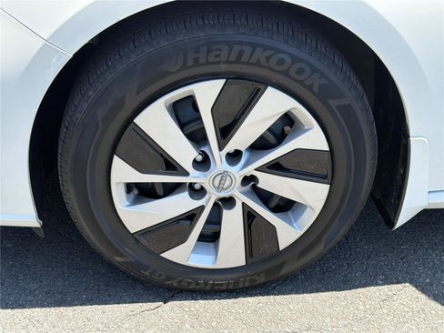Used 2023 Nissan Altima 2.5 S FWD image 29