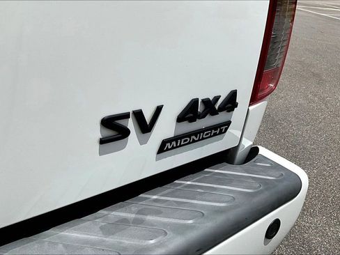 Used 2021 Nissan Frontier SV w/ Midnight Edition Floor Mats AWD/4WD image 27
