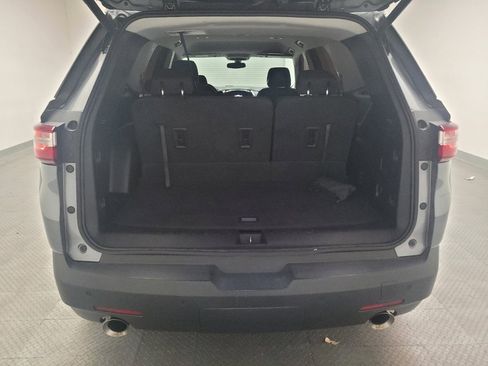 Used 2020 Chevrolet Traverse LT image 29