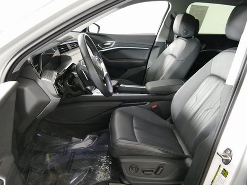 Used 2023 Audi e-tron Premium Plus image 14