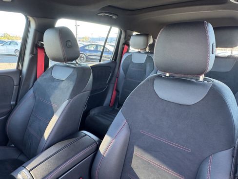 Certified 2025 Mercedes-Benz GLB 35 AMG 4MATIC image 22