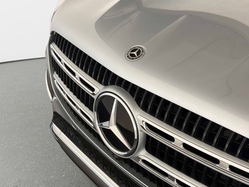 Used 2025 Mercedes-Benz GLE 450 4MATIC w/ Winter Package image 10