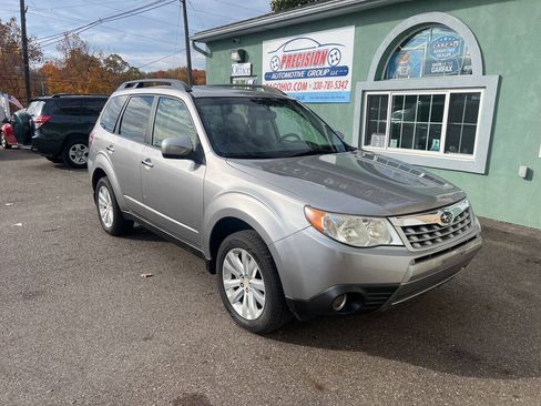 Used 2011 Subaru Forester 2.5X Limited AWD/4WD image 2