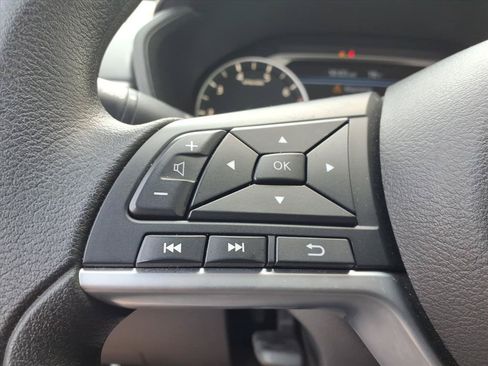 Used 2025 Nissan Altima 2.5 SV FWD image 19