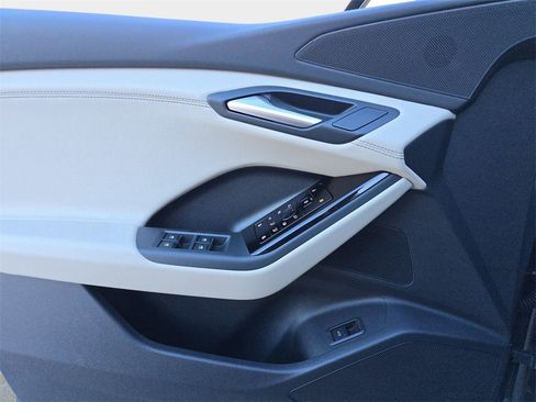 Certified 2025 Audi Q6 e-tron Premium w/ Convenience Package image 18