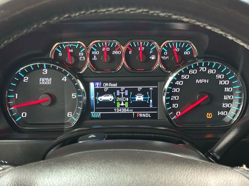 Used 2018 Chevrolet Suburban Premier image 23