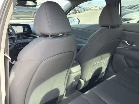Certified 2025 Hyundai Elantra SEL image 15
