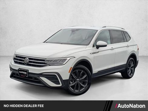 Used 2022 Volkswagen Tiguan SE FWD image 1