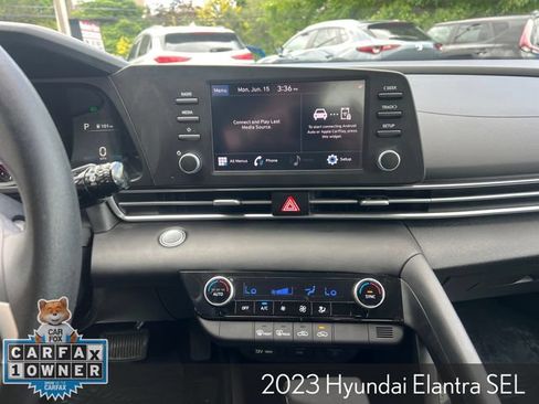 Used 2023 Hyundai Elantra SEL FWD image 16