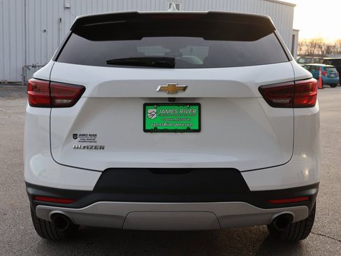 Used 2025 Chevrolet Blazer LT image 4