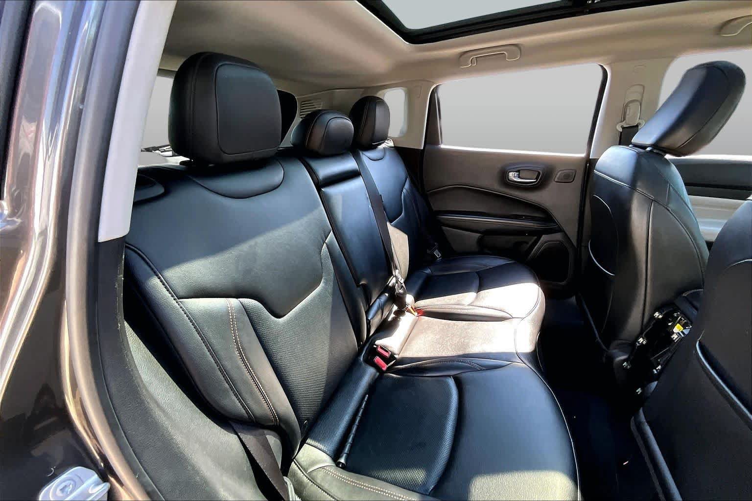 Used 2022 Jeep Compass Limited w/ Sun and Sound Group AWD/4WD image 19