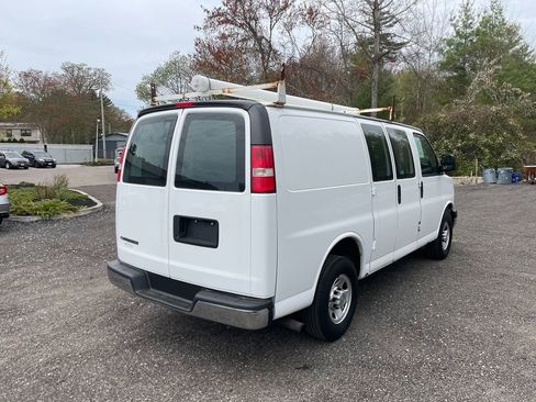 Used 2015 Chevrolet Express 2500 w/ Chrome Appearance Package RWD image 5