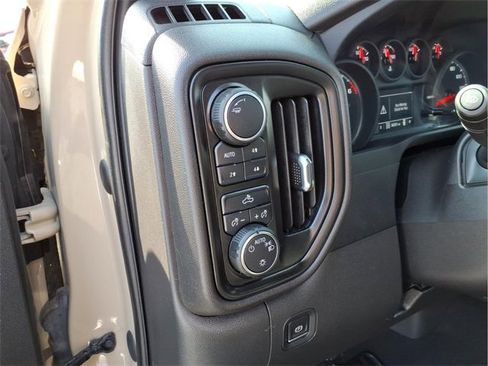 Used 2022 Chevrolet Silverado 1500 Custom Trail Boss image 19