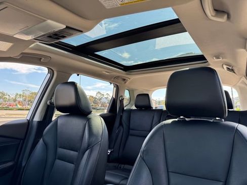 Used 2021 Nissan Rogue SL image 15