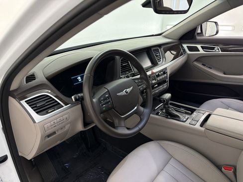 Used 2019 Genesis G80 3.8 RWD image 4