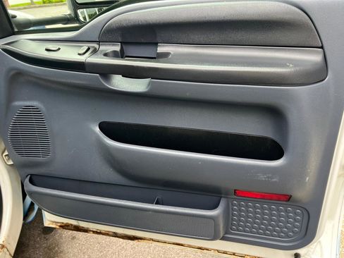 Used 2000 Ford F350 Lariat image 12