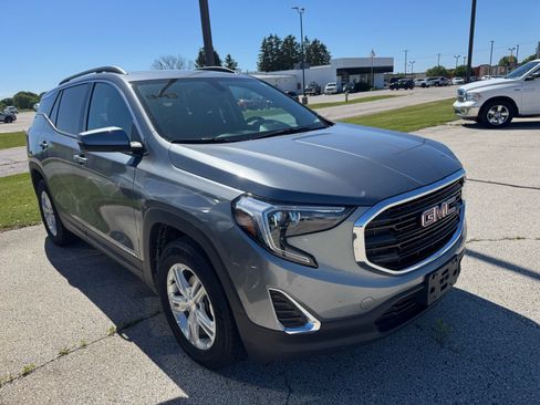 Used 2018 GMC Terrain SLE w/ Driver Convenience Package AWD/4WD image 3