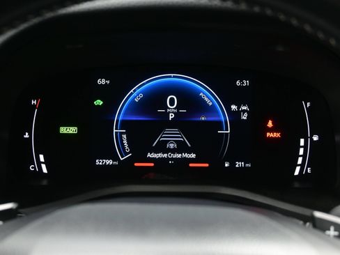 Used 2025 Toyota Camry SE FWD image 24