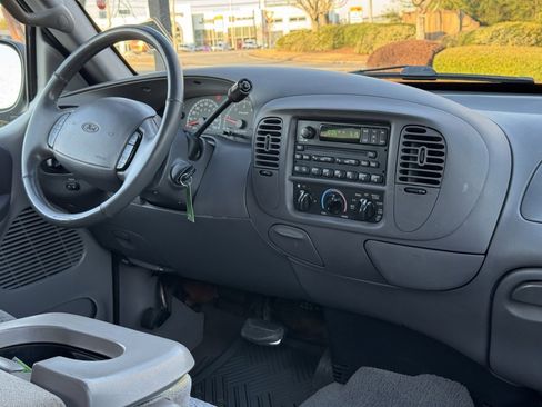 Used 2001 Ford F150 XLT image 23