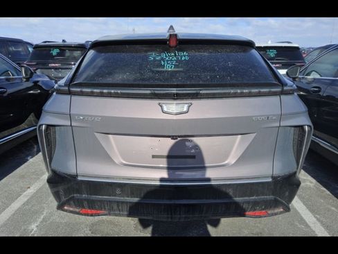 Used 2025 Cadillac Lyriq Luxury image 7