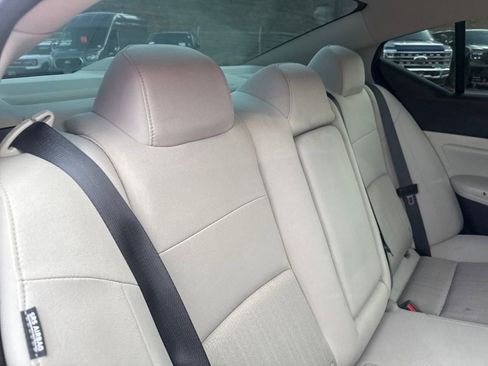 Used 2023 Nissan Altima 2.5 SV FWD image 23