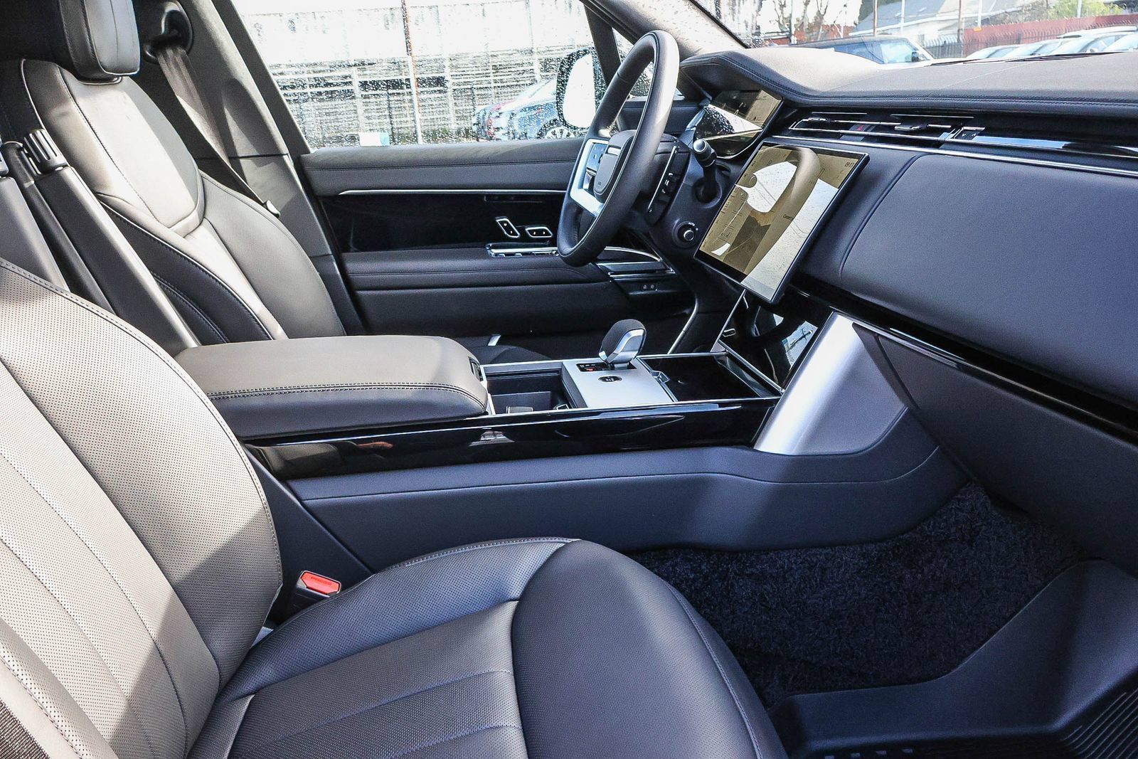 New 2026 Land Rover Range Rover SE AWD/4WD image 17