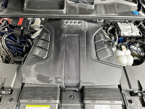 Used 2019 Audi Q7 3.0T Premium Plus w/ Premium Plus Package AWD/4WD image 32