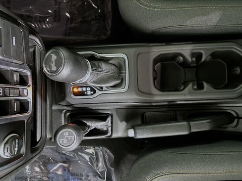 Used 2025 Jeep Wrangler Sahara w/ Safety Group image 21