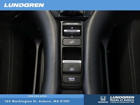 Used 2025 Honda HR-V LX image 25