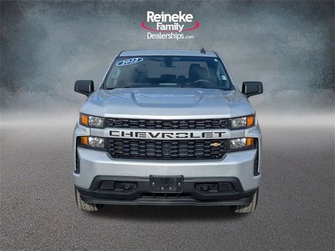 Used 2022 Chevrolet Silverado 1500 Custom image 2
