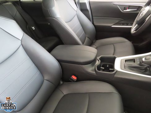 Used 2025 Toyota RAV4 XLE Premium FWD image 27