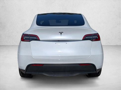 Used 2023 Tesla Model Y Long Range image 6
