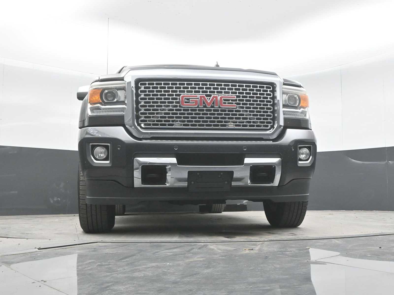 Used 2015 GMC Sierra 2500 Denali w/ Driver Alert Package AWD/4WD image 27