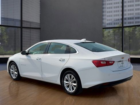 Used 2025 Chevrolet Malibu LT image 3