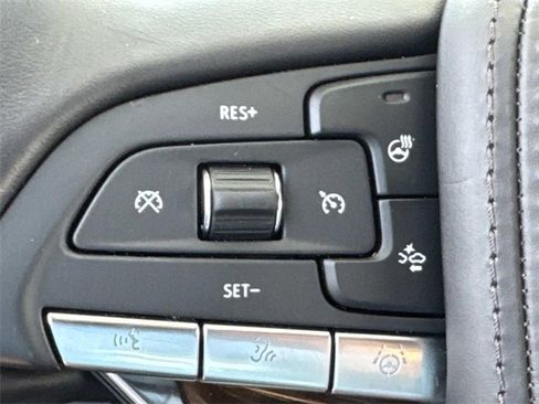 Used 2023 Cadillac Escalade ESV Sport Platinum image 32