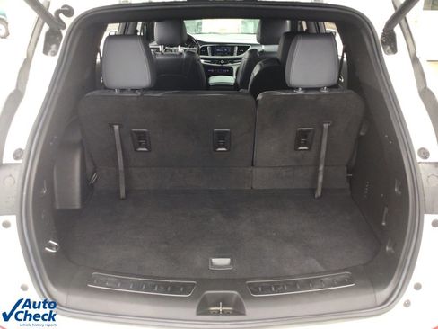 Used 2022 Buick Enclave Essence image 21