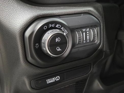 Certified 2020 Jeep Gladiator Overland image 26